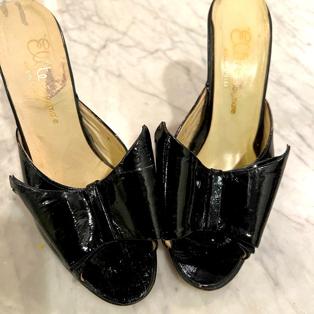 Vintage bow slide on heels Elite by Colormate made in Greece. Size 7 1/2